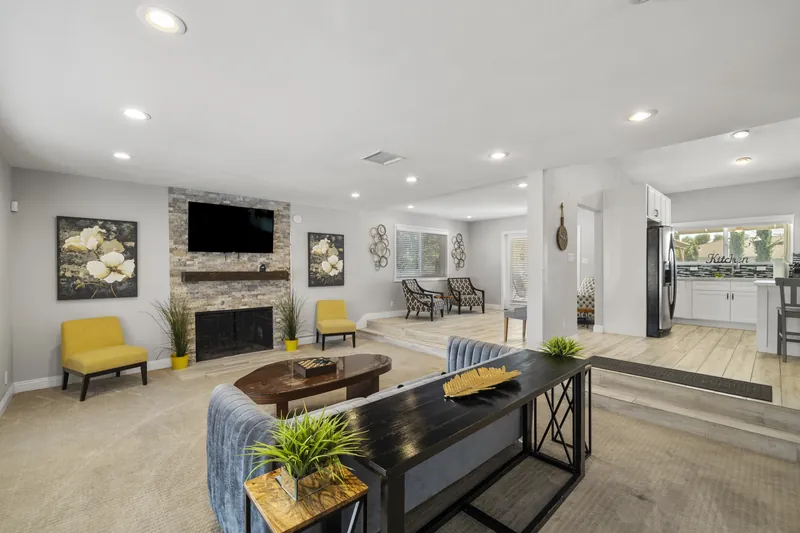 4 Bedroom Mansion w/ Amazing Backyard Pool! — photo 31 of 39