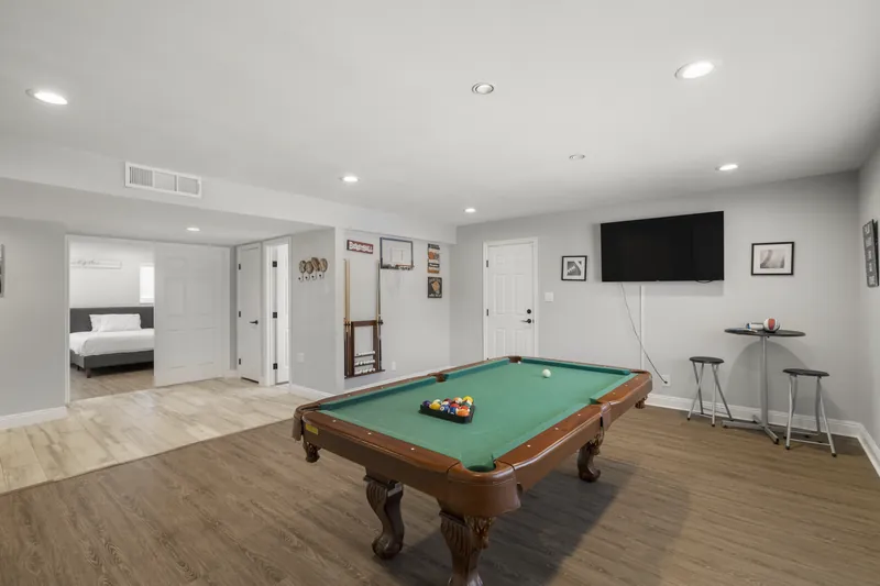 4 Bedroom Mansion w/ Amazing Backyard Pool! — photo 10 of 39