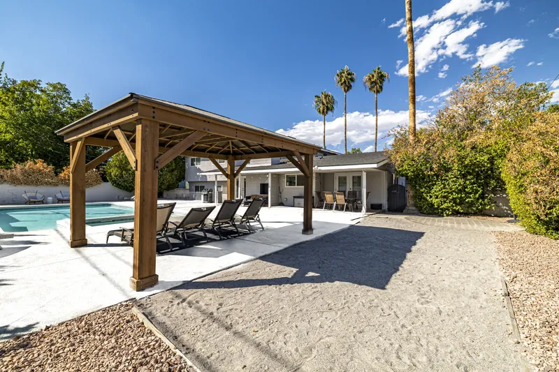 4 Bedroom Mansion w/ Amazing Backyard Pool! — photo 29 of 39