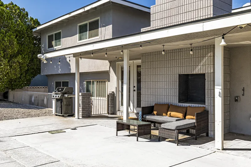 4 Bedroom Mansion w/ Amazing Backyard Pool! — photo 23 of 39