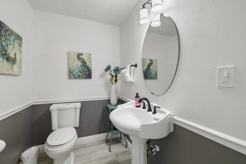 4 Bedroom Mansion w/ Amazing Backyard Pool! — photo 30 of 39