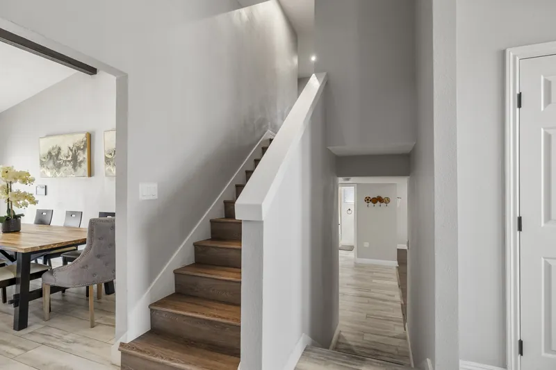 4 Bedroom Mansion w/ Amazing Backyard Pool! — photo 9 of 39