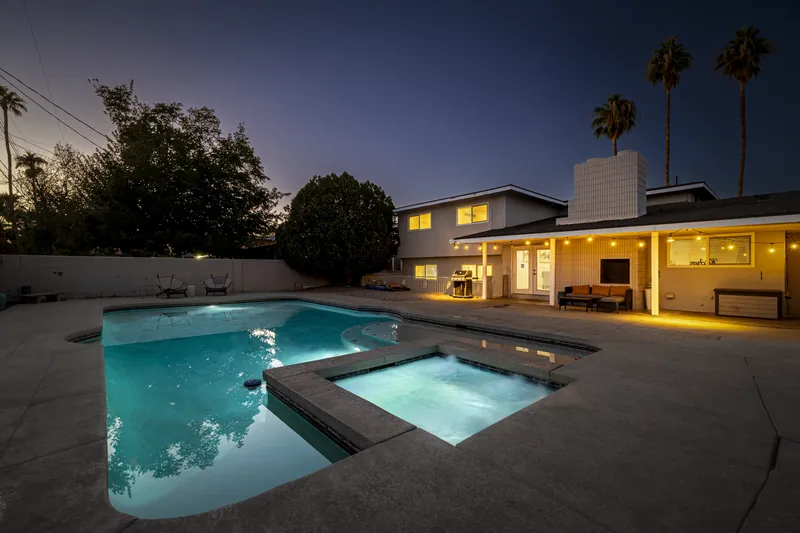 4 Bedroom Mansion w/ Amazing Backyard Pool! — photo 36 of 39