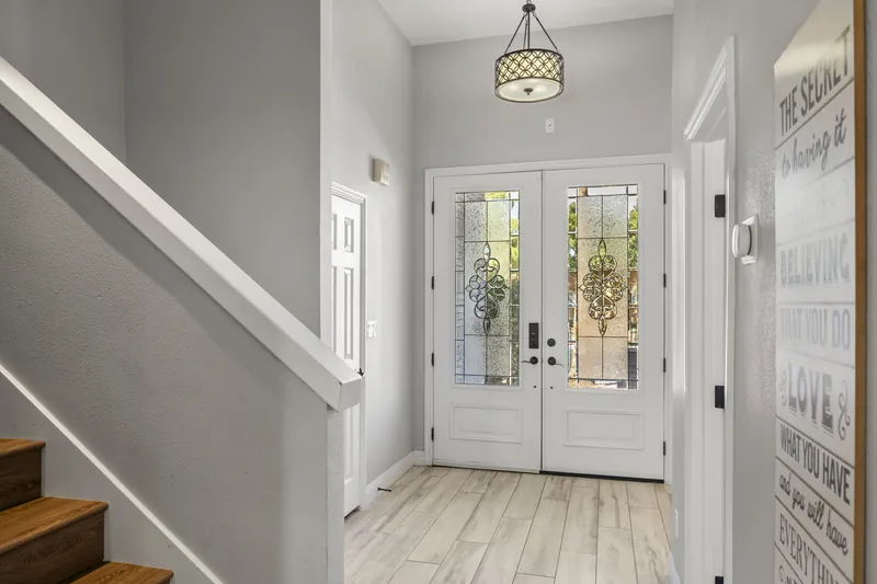 4 Bedroom Mansion w/ Amazing Backyard Pool! — photo 18 of 39