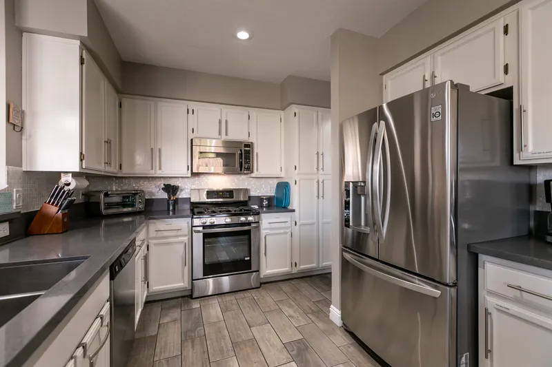 Henderson Heights — photo 13 of 25