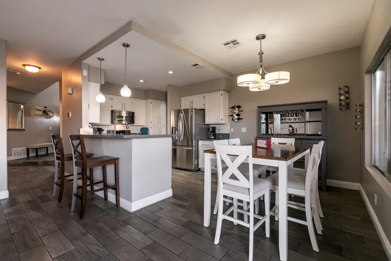 Hendersonhype — photo 11 of 25