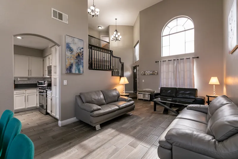 Hendersonhype — photo 5 of 25