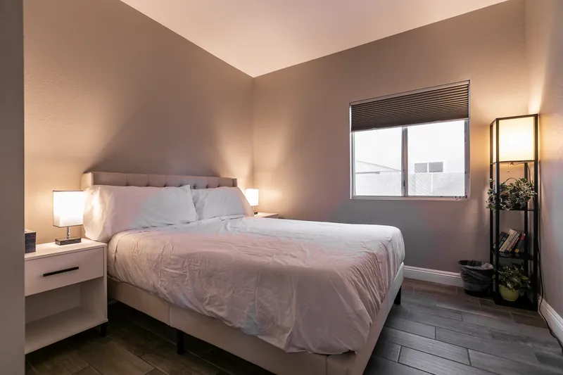 Hendersonhype — photo 14 of 25