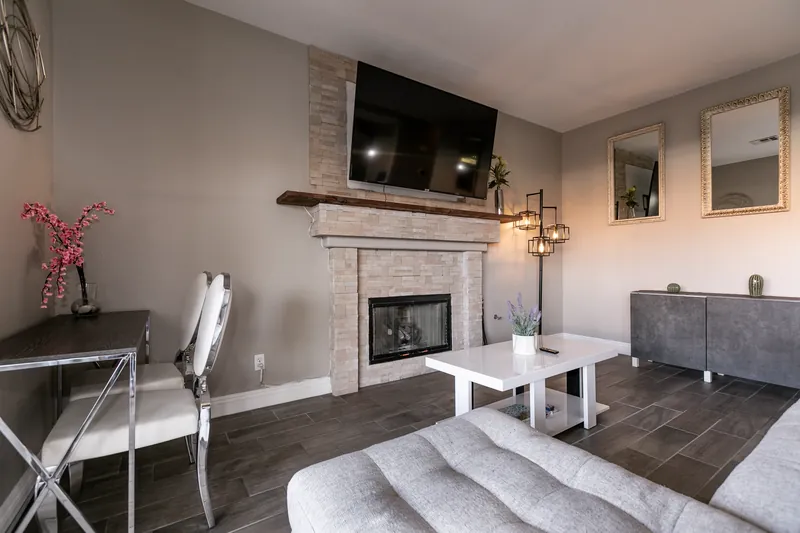 Hendersonhype — photo 8 of 25