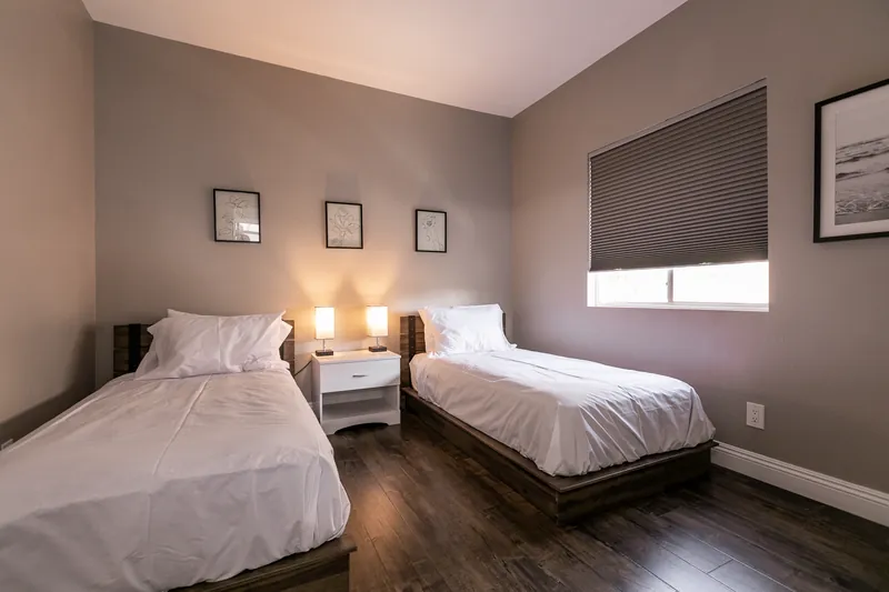 Hendersonhype — photo 19 of 25