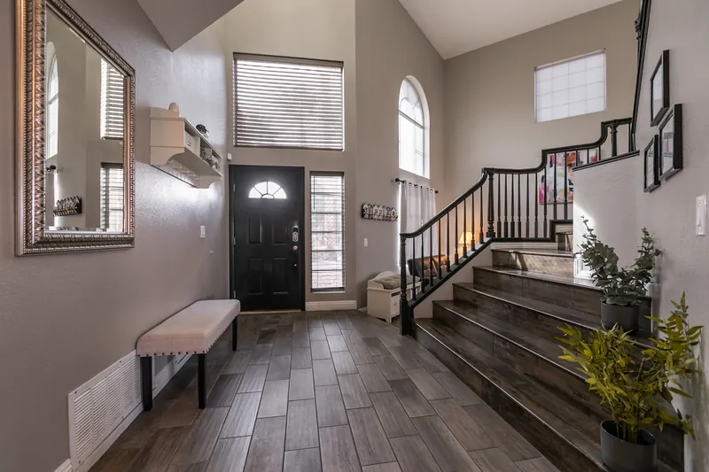 Hendersonhype — photo 2 of 25