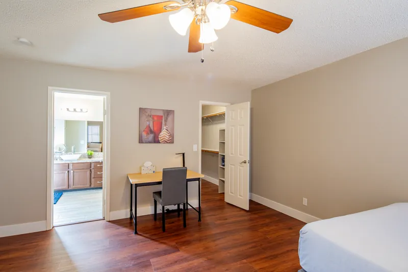 Lotuslaguna — photo 13 of 36