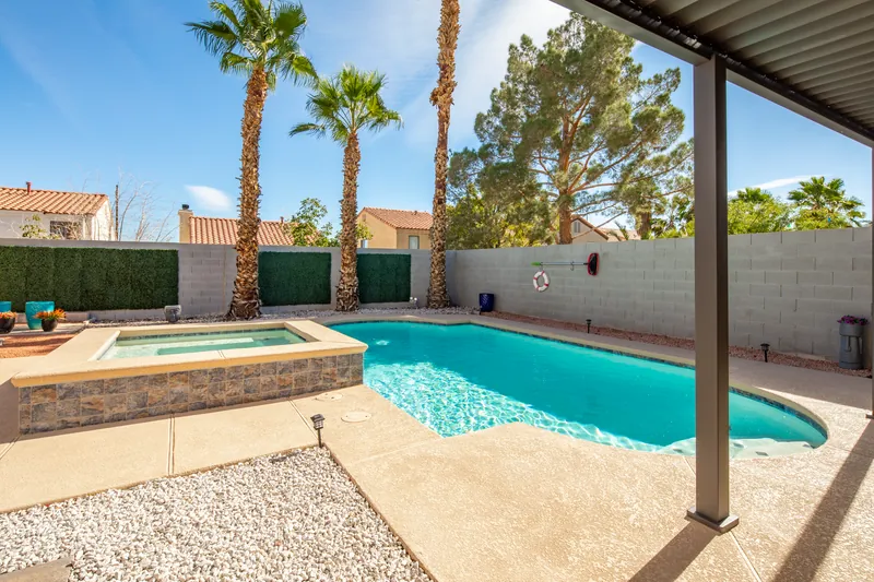 Lotuslaguna — photo 27 of 36