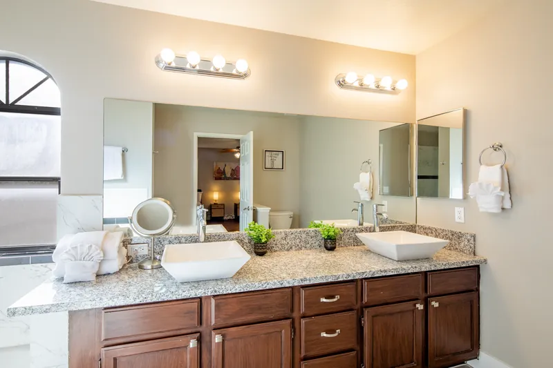 Lotuslaguna — photo 14 of 36