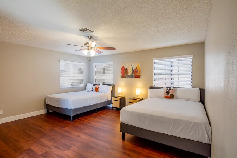 Lotuslaguna — photo 10 of 36