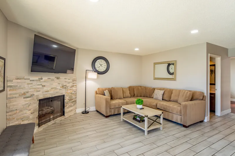 Lotuslaguna — photo 2 of 36