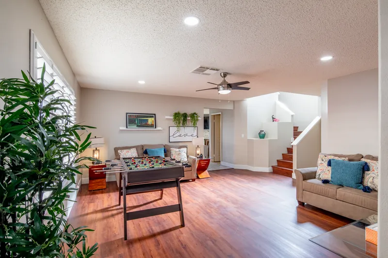 Lotuslaguna — photo 12 of 36