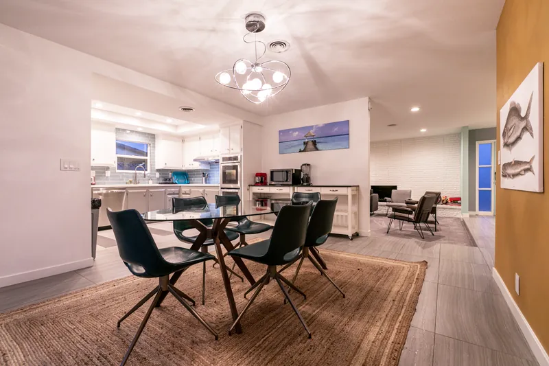 Mid-Mod Joy — photo 17 of 35