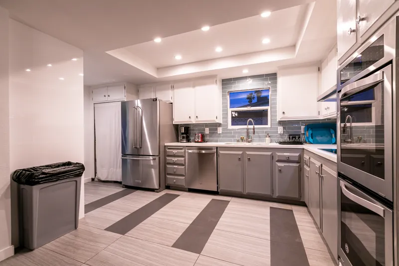 Mid-Mod Joy — photo 18 of 35