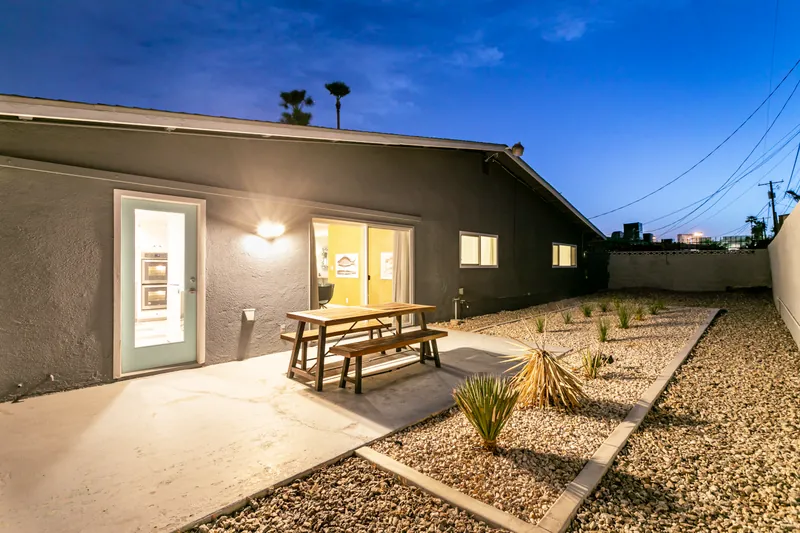 Mid-Mod Joy — photo 35 of 35