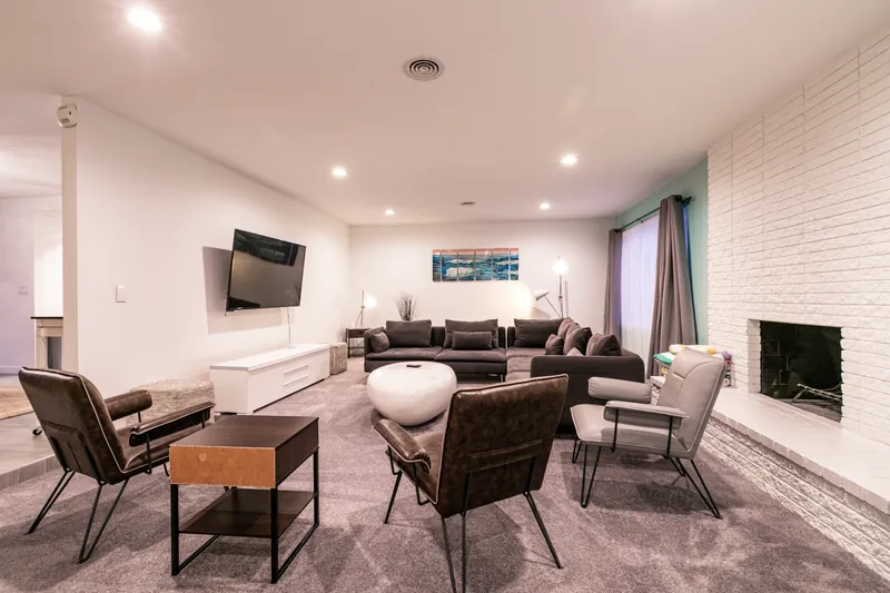 Mid-Mod Joy — photo 11 of 35