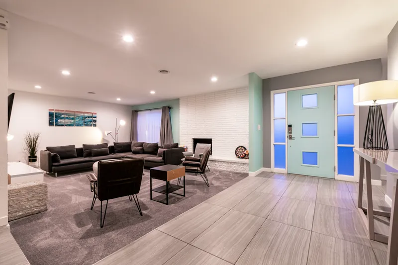 Mid-Mod Joy — photo 10 of 35