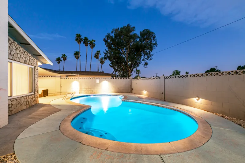 Mid-Mod Joy — photo 5 of 35