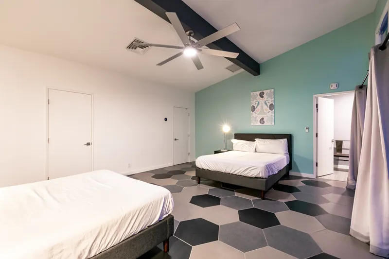 Mid-Mod Joy — photo 22 of 35