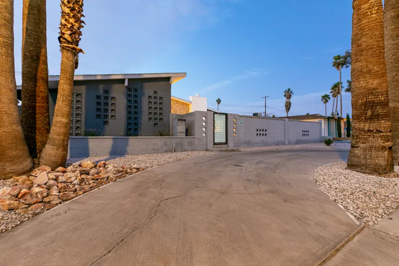 Mid-Mod Joy — photo 2 of 35