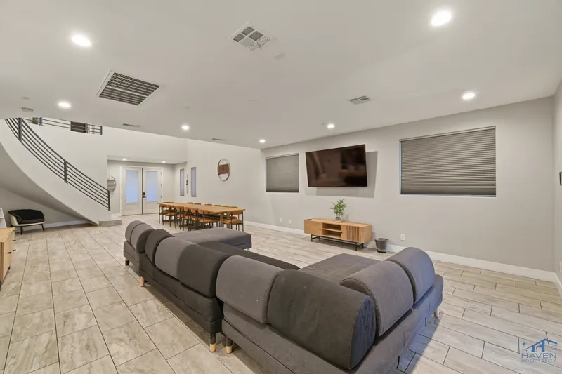 North Vegas Estate — photo 35 of 40