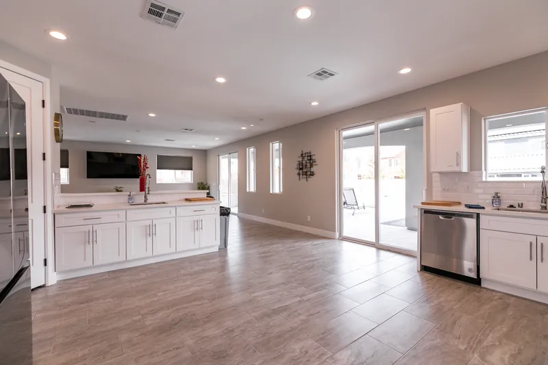 North Vegas Estate — photo 9 of 40