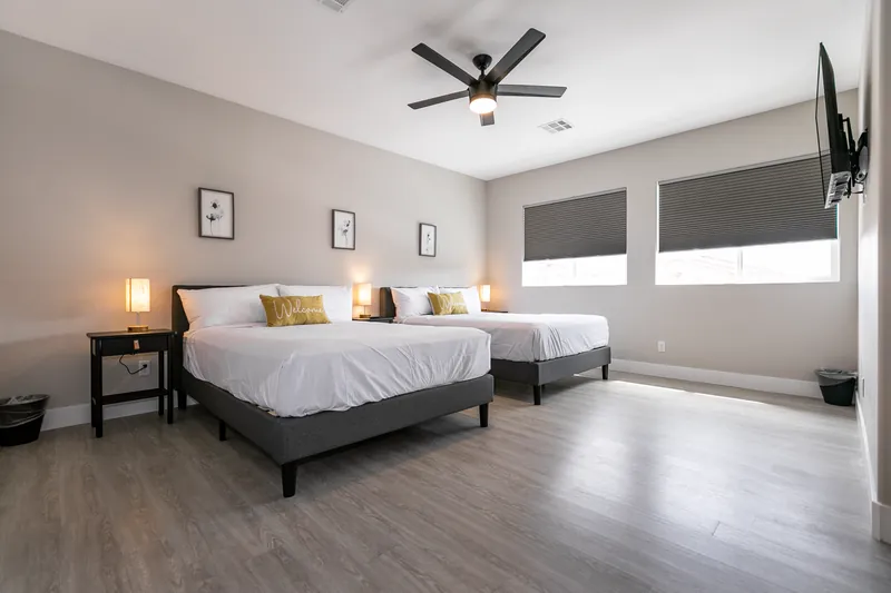 North Vegas Estate — photo 17 of 40