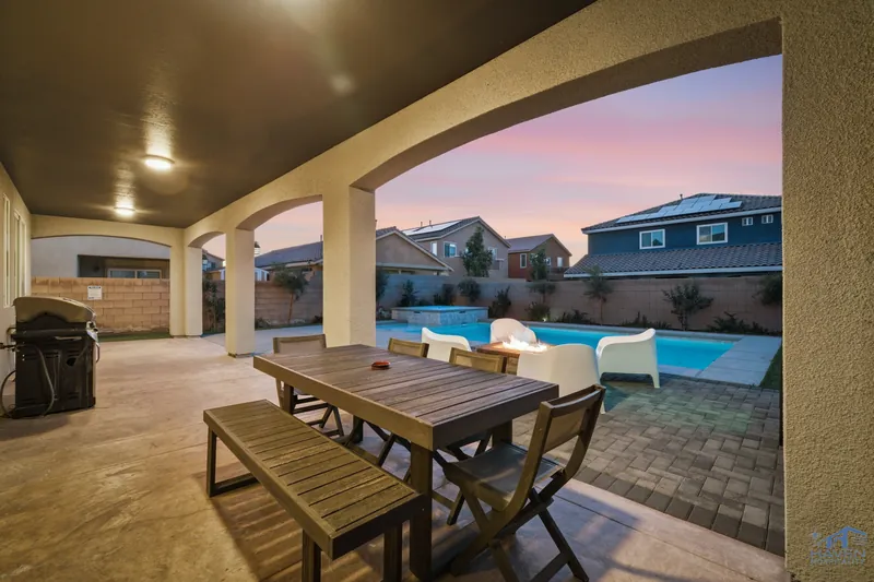 North Vegas Estate — photo 27 of 40