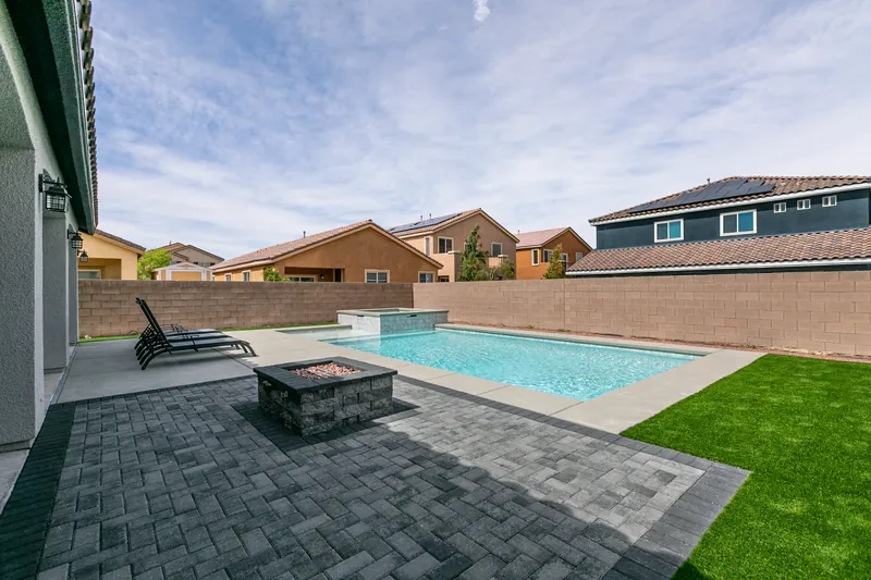 North Vegas Estate — photo 4 of 40