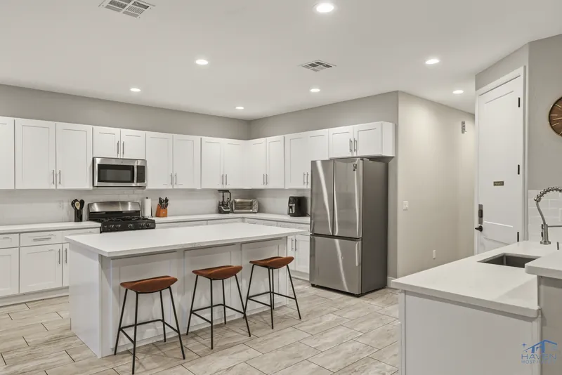 North Vegas Estate — photo 40 of 40