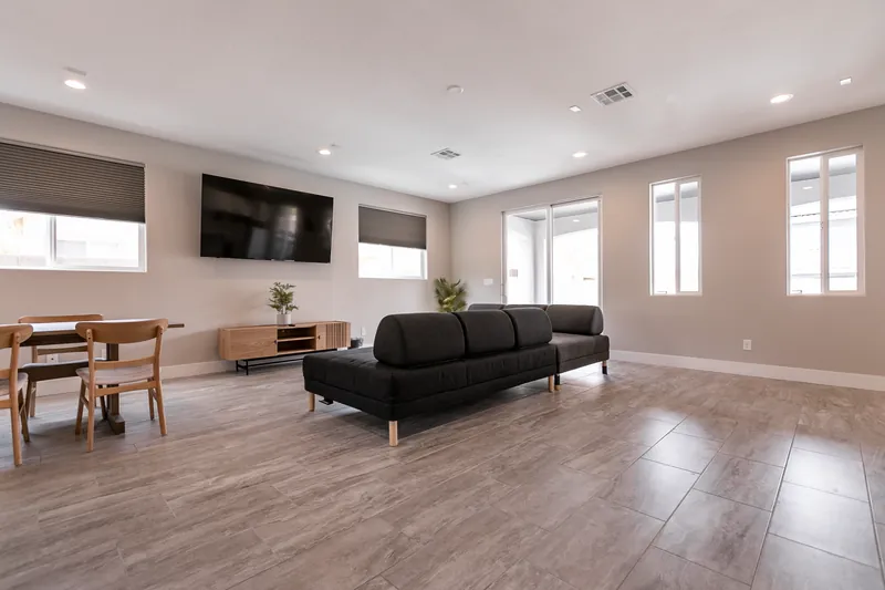 North Vegas Estate — photo 6 of 40