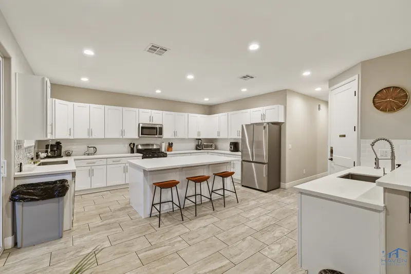 North Vegas Estate — photo 39 of 40