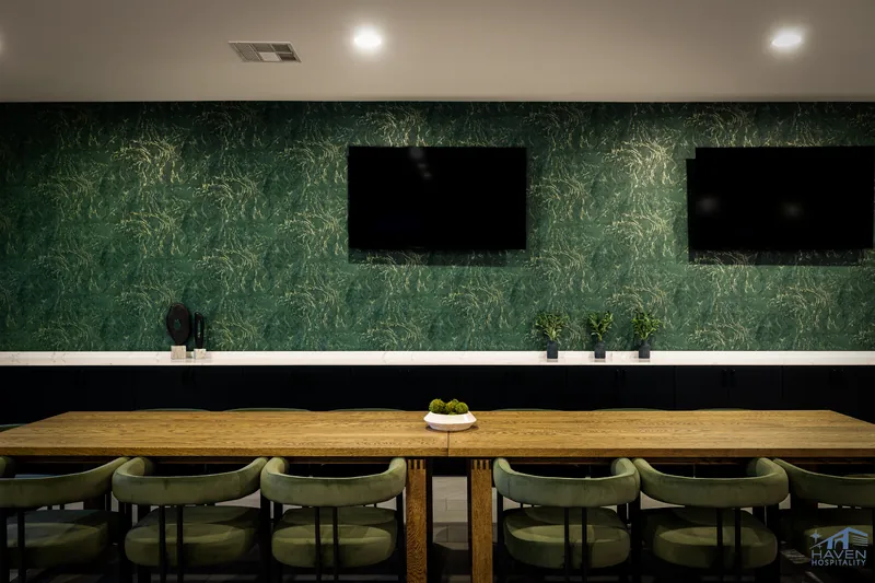 Silveradoluxe — photo 10 of 46