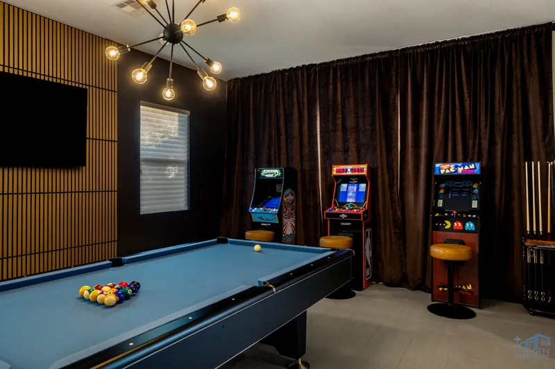 Silveradoluxe — photo 34 of 46