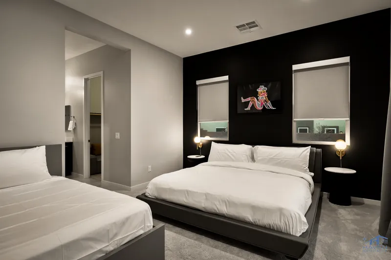 Silveradoluxe — photo 29 of 46