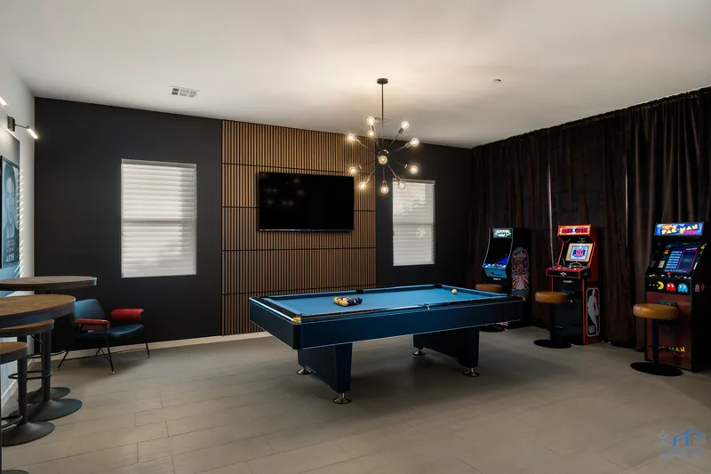 Silveradoluxe — photo 12 of 46