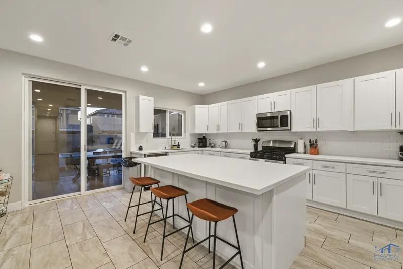 Sunrise Estate — photo 15 of 32