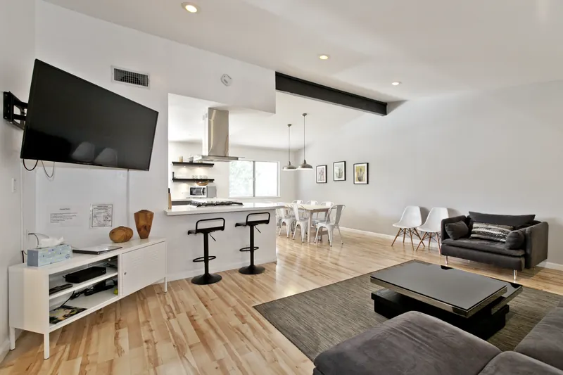 The Outback Modern — photo 4 of 19